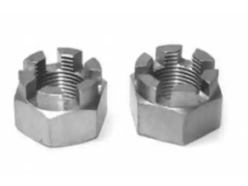 Sinkityt uralliset kuusiolukkomutterit